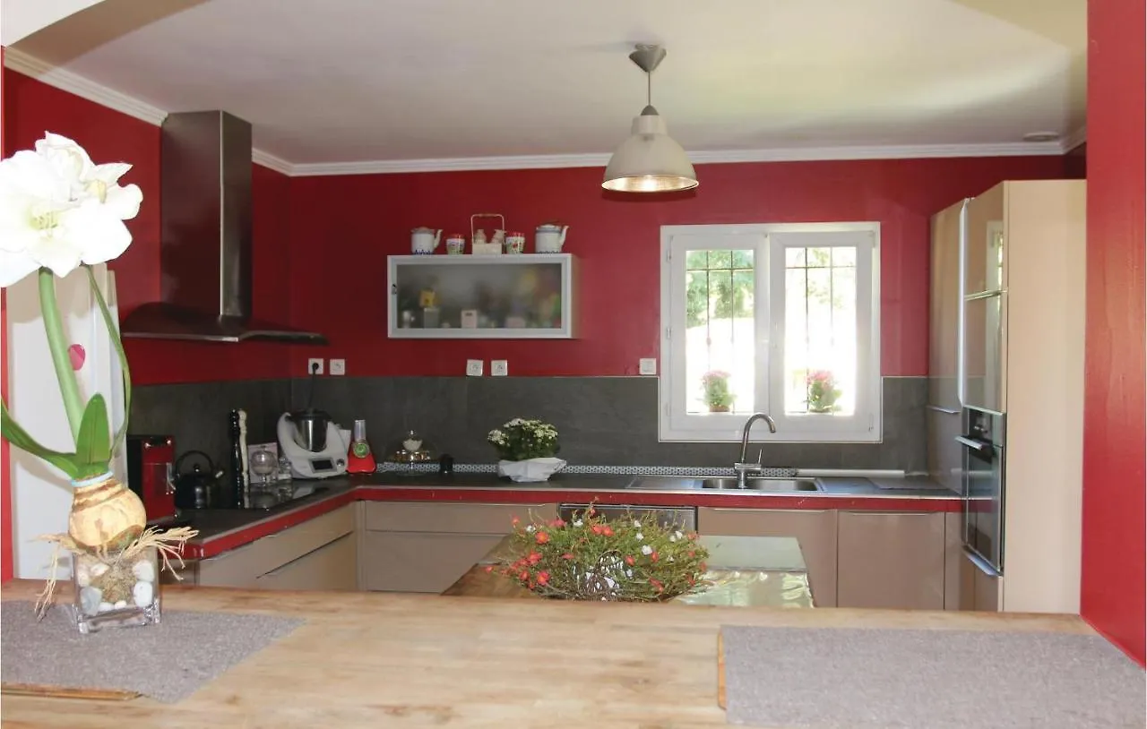 Cozy Home In Les Angles With Kitchen Holiday home
