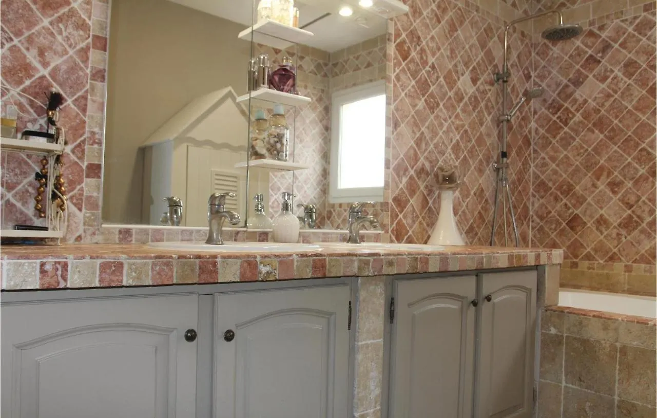 Cozy Home In Les Angles With Kitchen 0*, Les Angles (Gard) France